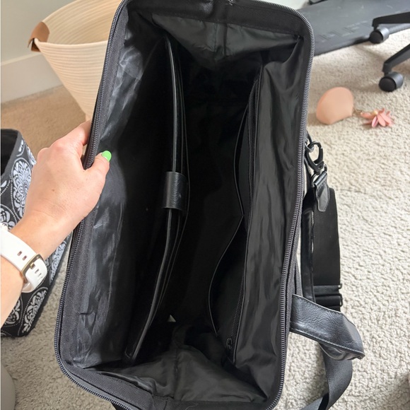 Beis Mini Weekender - Picture 2 of 2